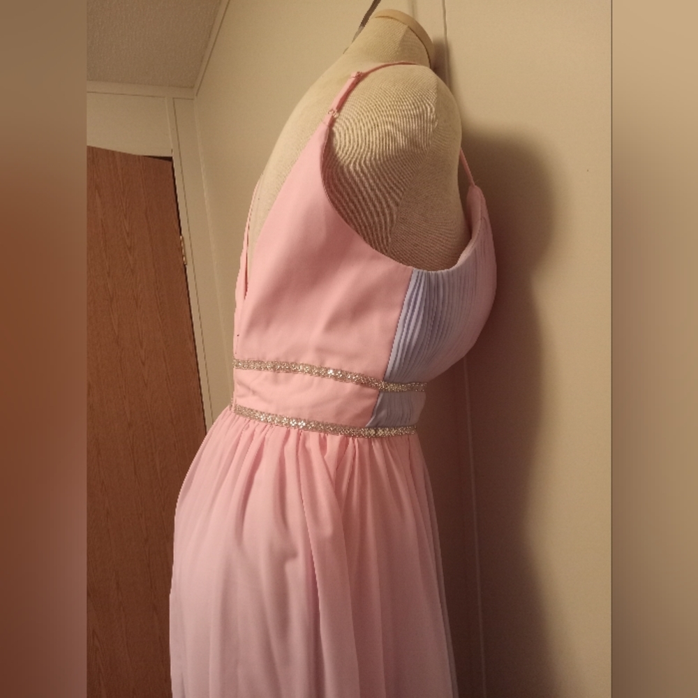 🆕️BEE DARLIN DRESS🆕️ - Picture 3 of 12